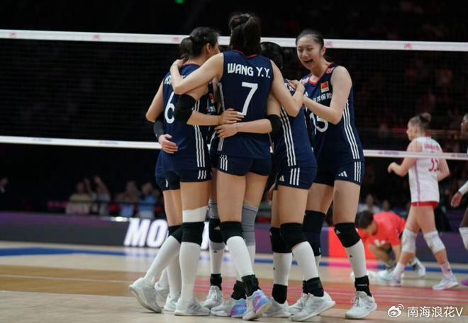 中国女排3-1加拿大，提前2轮晋级总决赛，庄宇珊21分+6连发