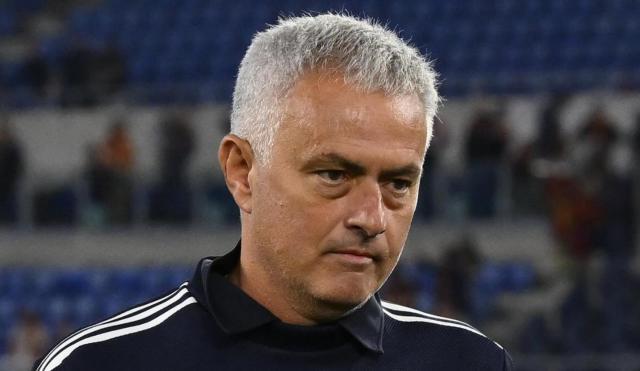 乐鱼体育入口-穆里尼奥从欧足联辞职，被推下船之前自己先跳