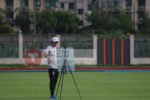 leyu体育app-韩国亚运队二番战剑指“双赢” 全北快马：我要进球！